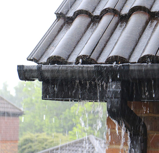 Willand Rénovation, pose de gouttières à Paris 75003